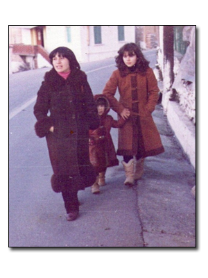 con mis hijas Marianna y Kalina, Hortiatis de Salónica, 1983